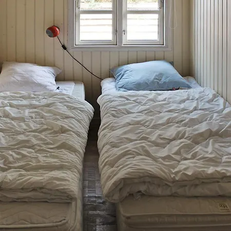Two-bedroom Holiday In 12