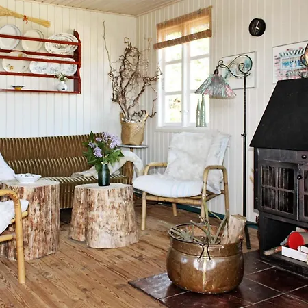 Two-bedroom Holiday In 12 Vakantiehuis