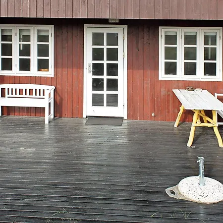 Two-bedroom Holiday In 12 Vakantiehuis *