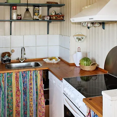Two-bedroom Holiday In 12 Vakantiehuis